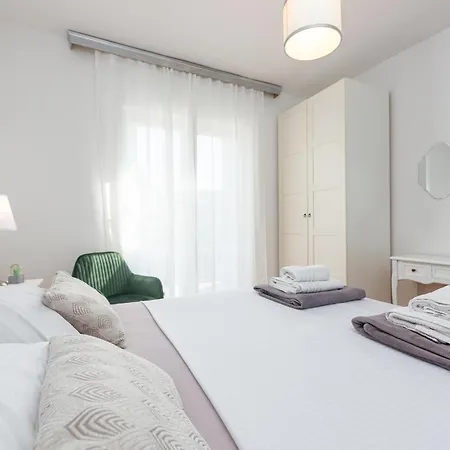 Vikendica Awesome In