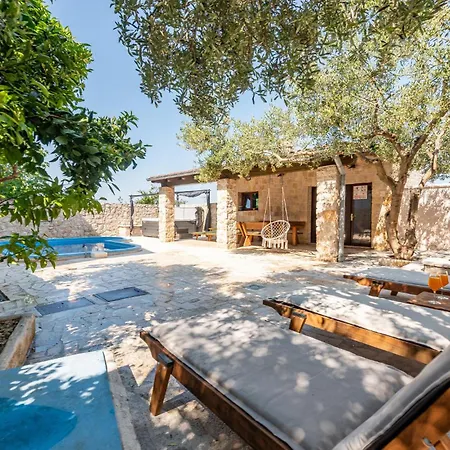 Feriehus Lovely In Betina (Sibenik-Knin)
