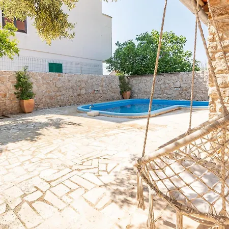 Awesome In Vikendica