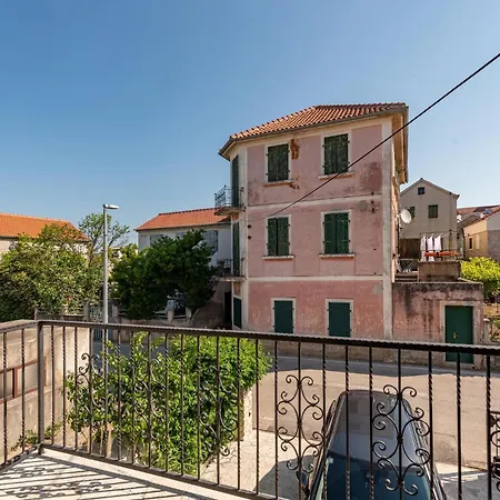 Vikendica Awesome In Betina (Sibenik-Knin)