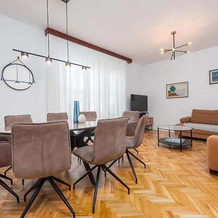 Feriehus Lovely In Betina (Sibenik-Knin)