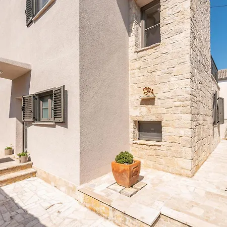 Awesome In Vikendica *