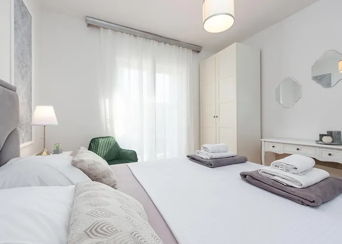 Vikendica Awesome In