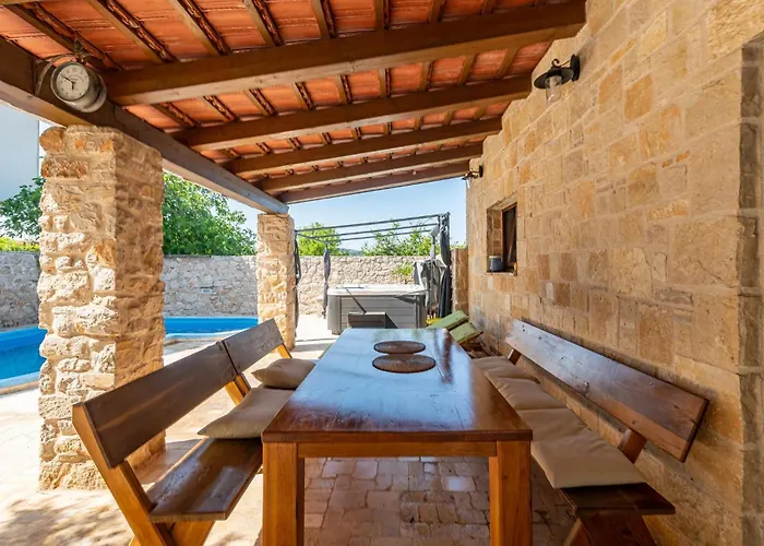 Vikendica Awesome In *