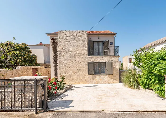 Vikendica Awesome In *