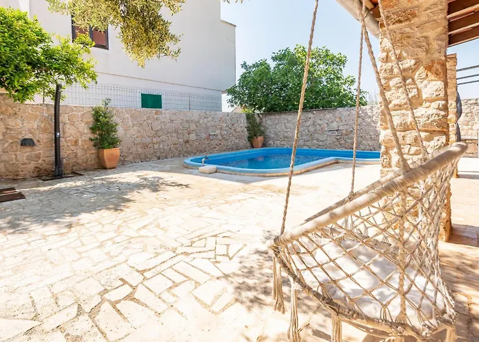 Awesome In Vikendica