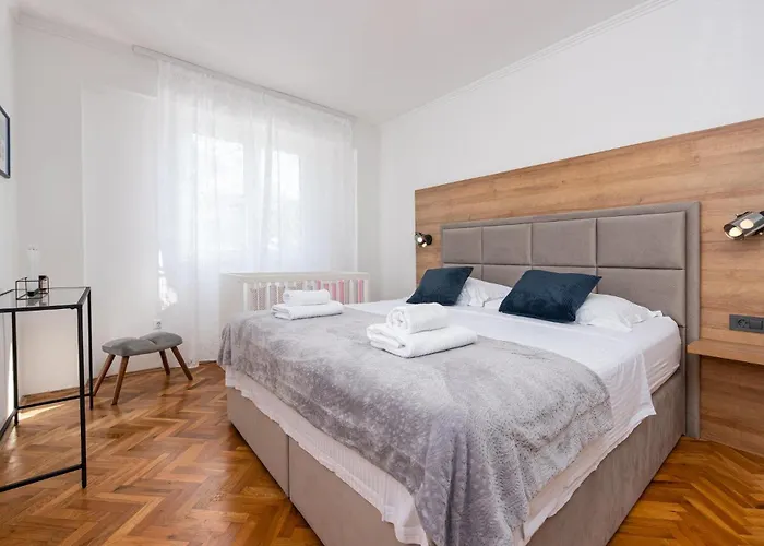 Awesome In Vikendica